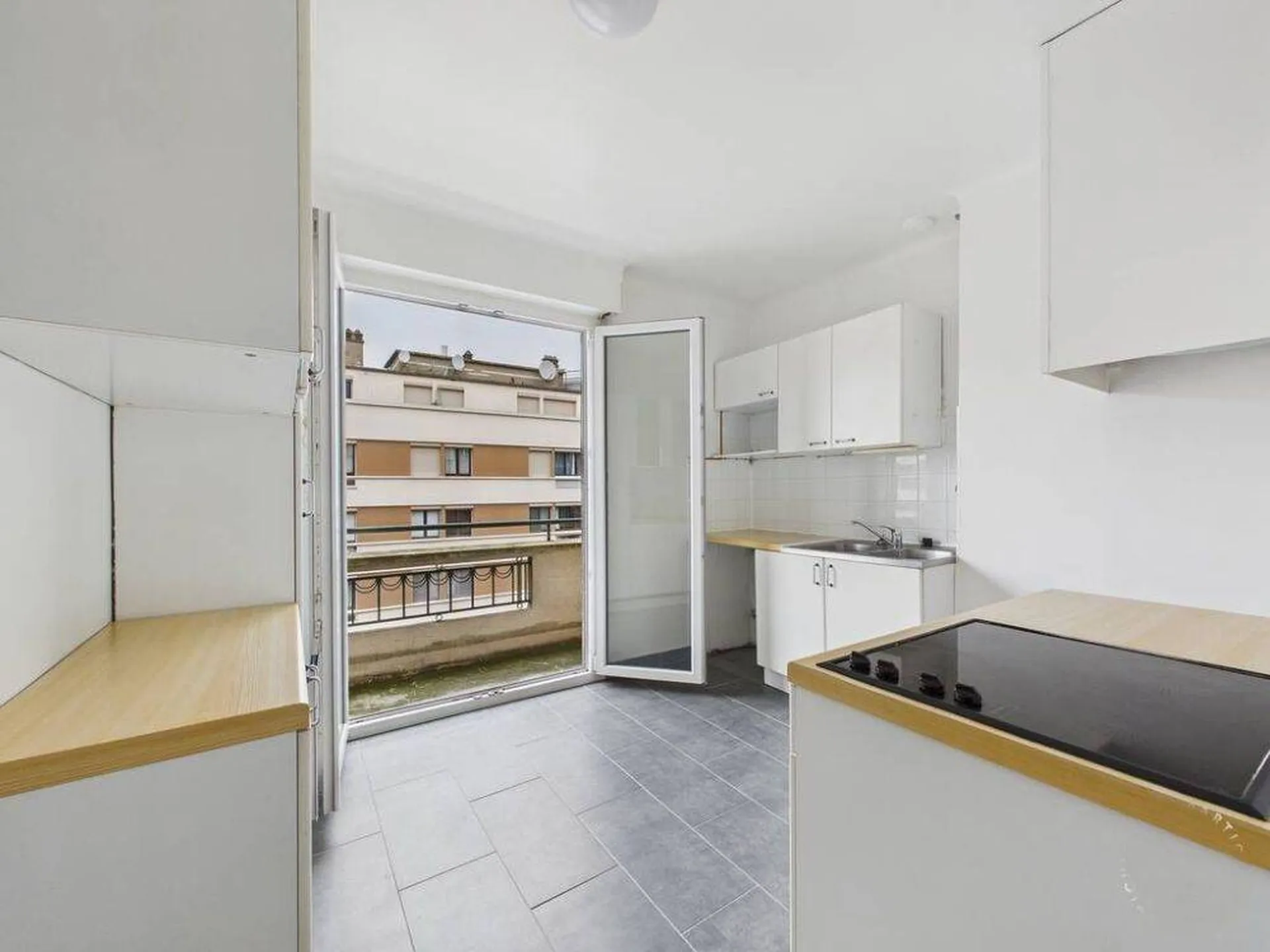 A Vendre 2 Pièces Bécon les Bruyeres Métro Ligne 3