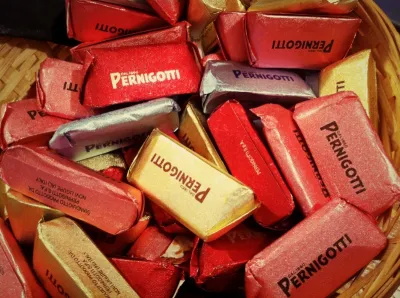 Chocolats Gianduja au lait et noisettes en ballotin