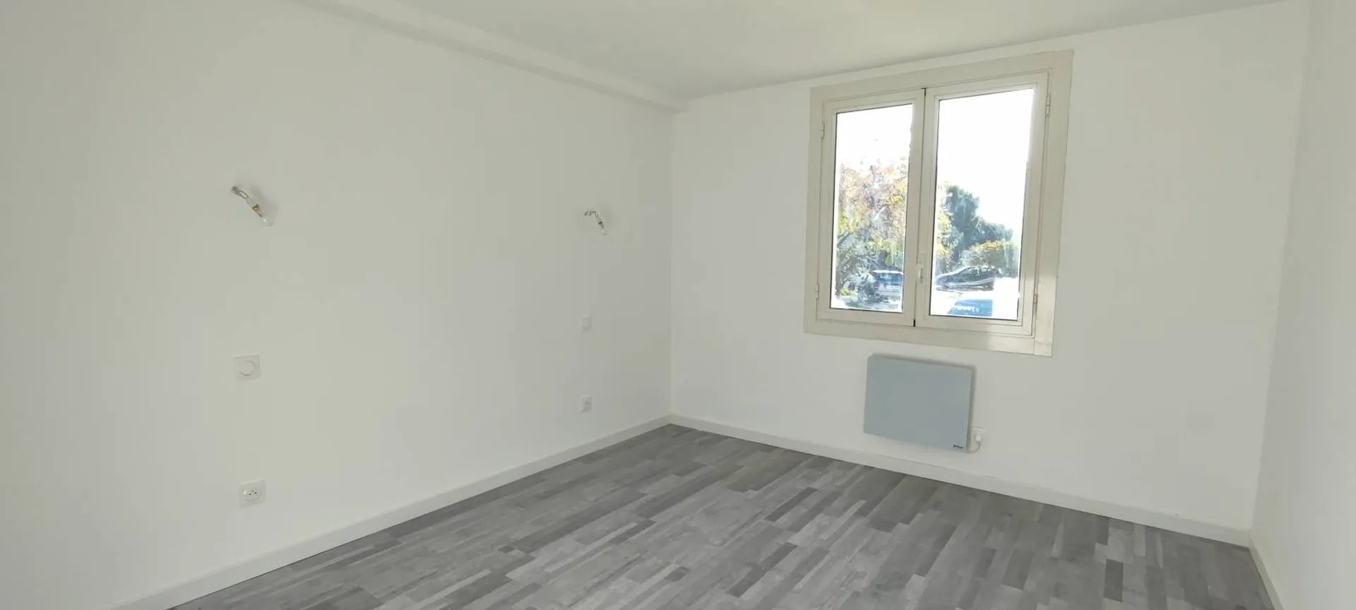 Appartement T3 Cassis  dans résidence sécurisée avec parking et balcon vue Cap Canaille