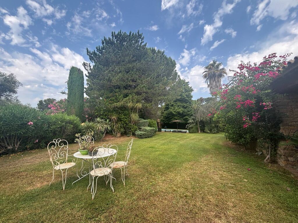 Propriété de 6 pièces à Saint-Cyr sur mer