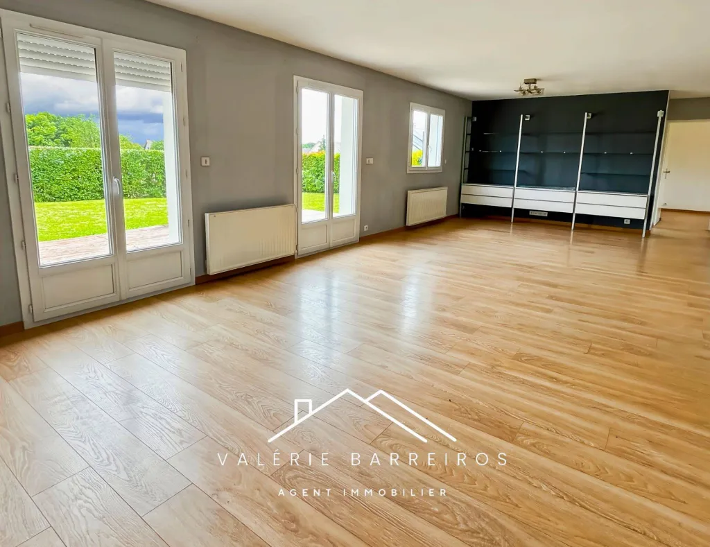 A saisir maison de 100 m² édifiée sur un terrain de 950 m² sur la commune de LA LONDE