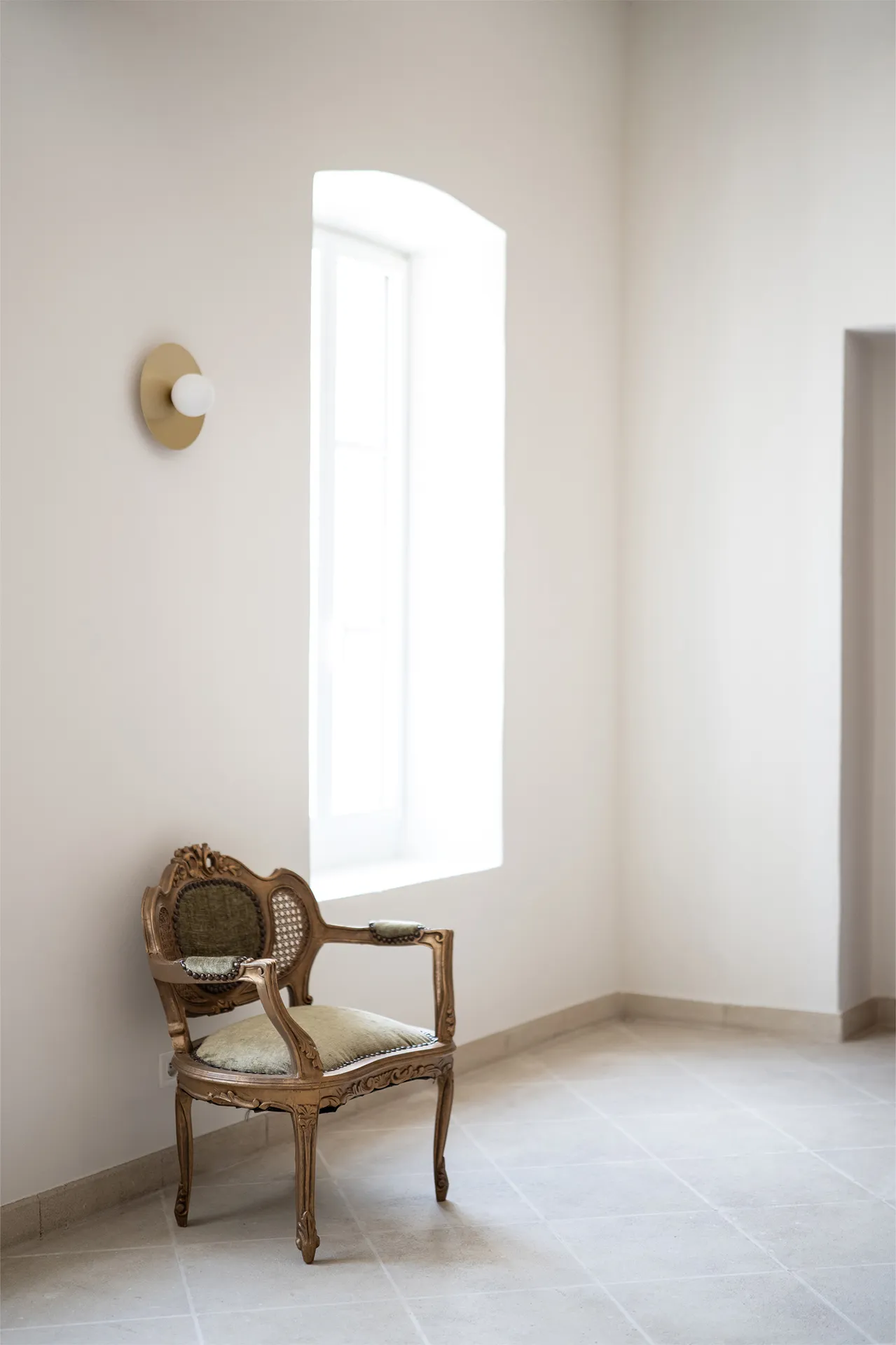 Domaine mariage à Saint-Martin-de-Castillon vers Bonnieux et Roussillon : coin piscine pour vin d’honneur avec mise en relation avec DJ et traiteur