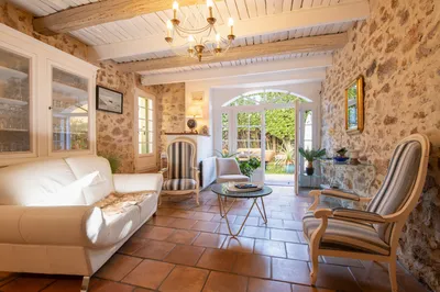 Maison de charme avec piscine au cœur du village de Taradeau – Var (83)