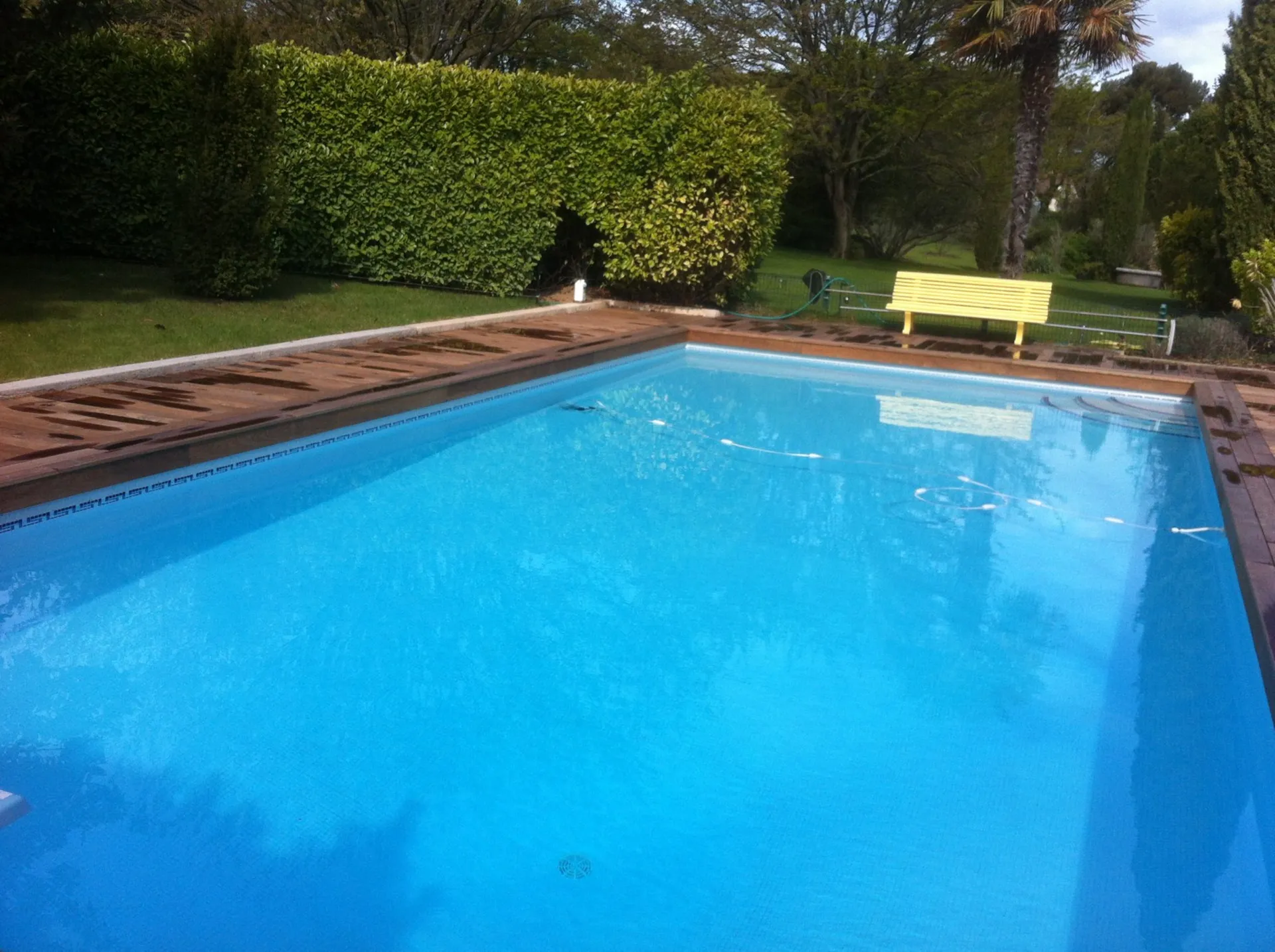 Tour de piscine en bois exotique dans les bouche du rhone 13