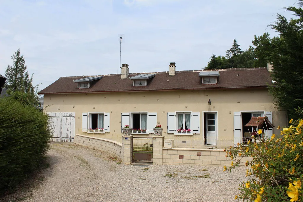 Rare à la vente, Maison de style contemporain de plain-pied posée sur un terrain de 848 m², à proximité immédiate des commodités dans le Calvados 14