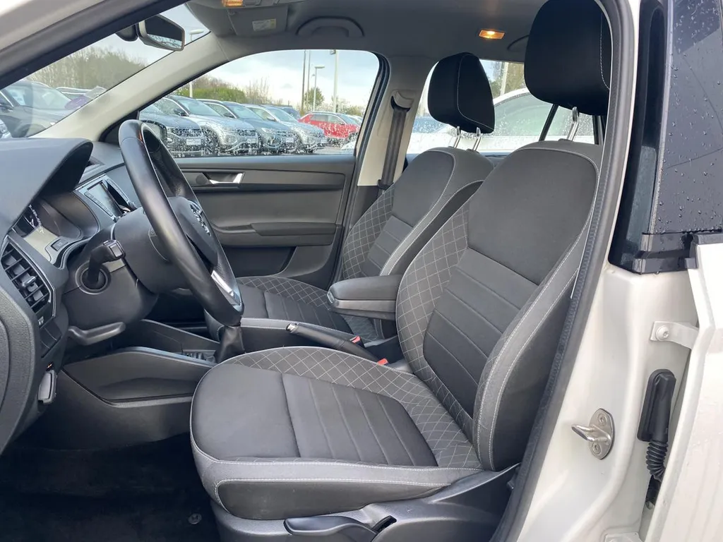 SKODA FABIA Combi occasion proche Le Havre : Break essence 95ch révisé chez Caudebec Automobiles Myauto.fr