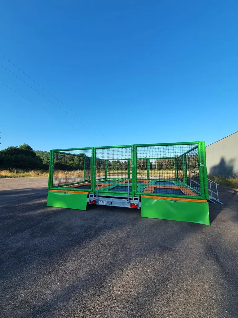 Pour vos événements réussis ! Une trampoline mobile pour les enfants.