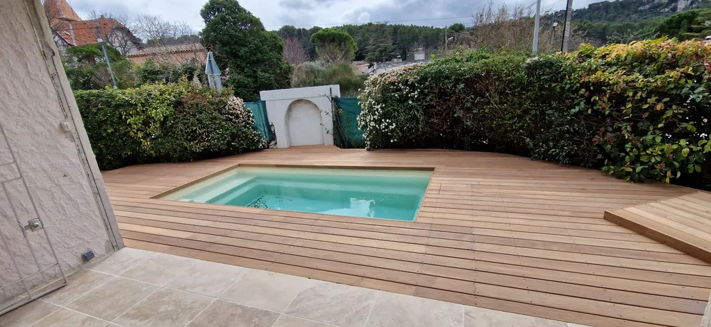 tour de piscine en angelique à simiane