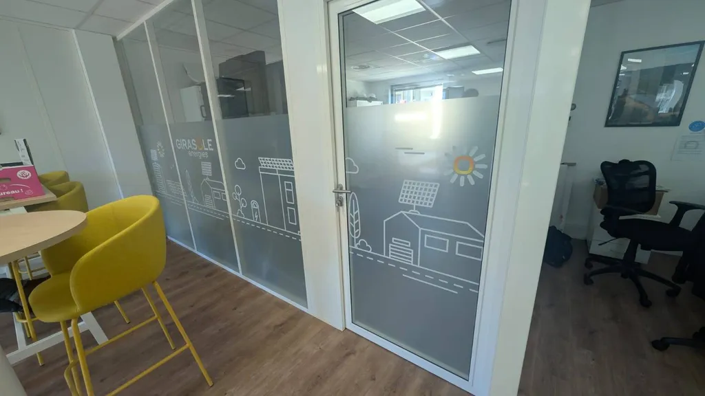 Création et pose de vitrophanie intérieure à Boulogne Billancourt (92)