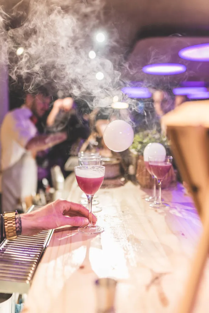 Vœux d’entreprise à Lyon animés par un bar à cocktails mobile