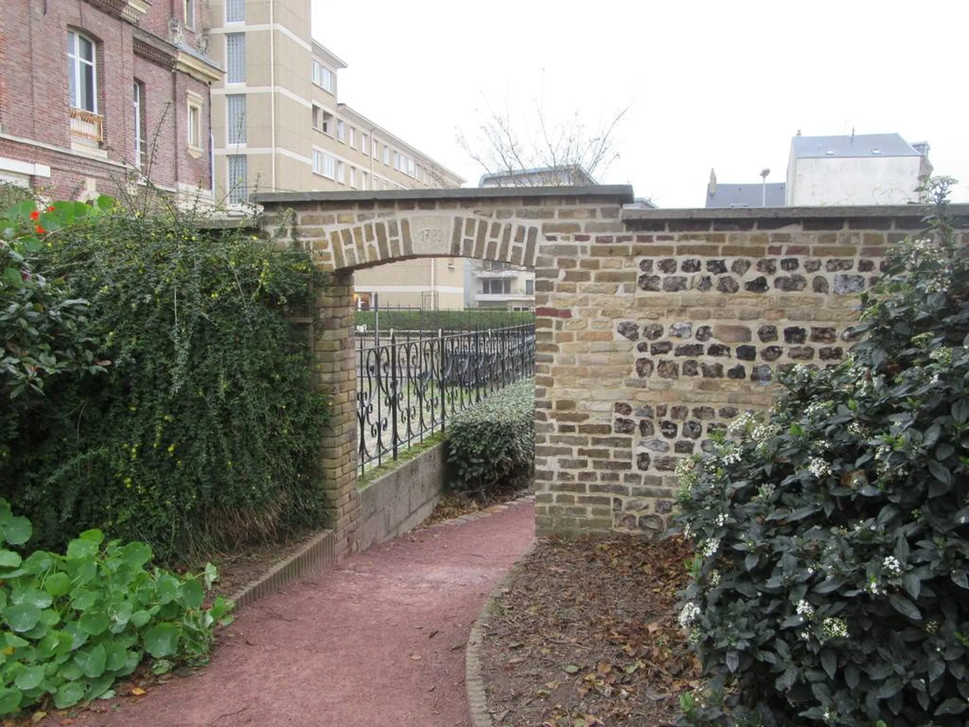 A vendre maison proche de squares