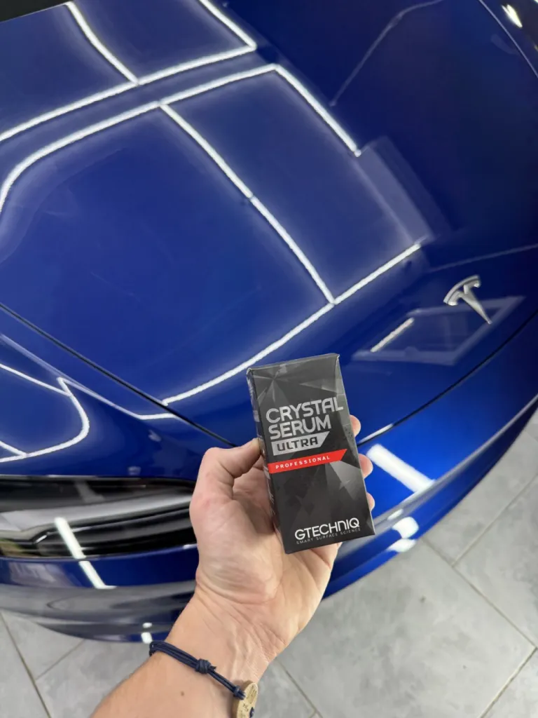 Polissage carrosserie et traitement céramique Gtechniq Tesla Model 3 highland à Antibes.