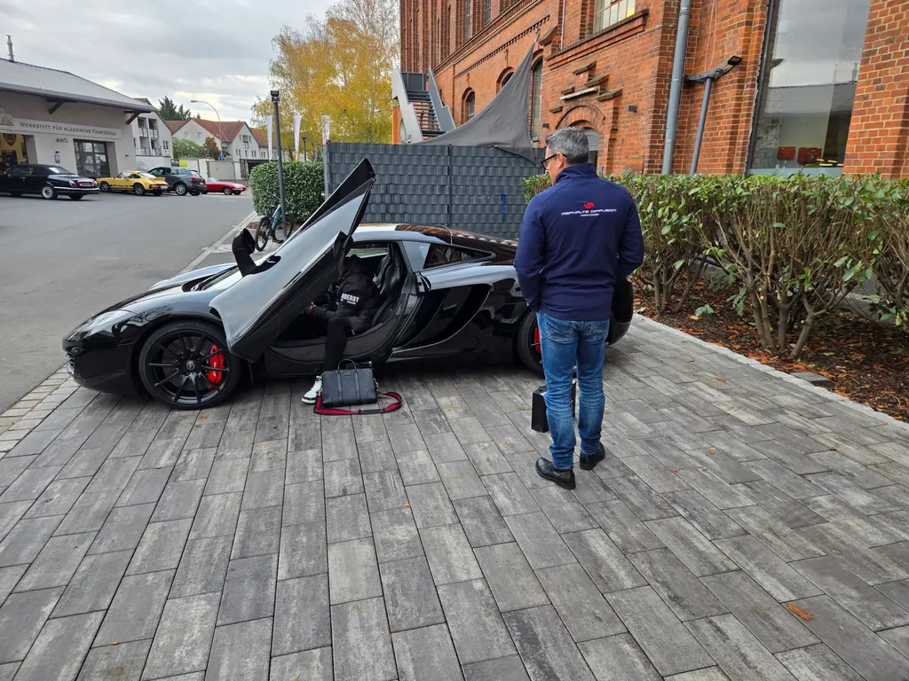 McLaren accompagnement personnalisé par Asphalte Diffusion spécialiste supercars à Bordeaux et en Gironde