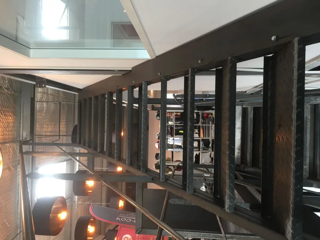 Escalier industriel à Venelles près d'Aix-en-Provence