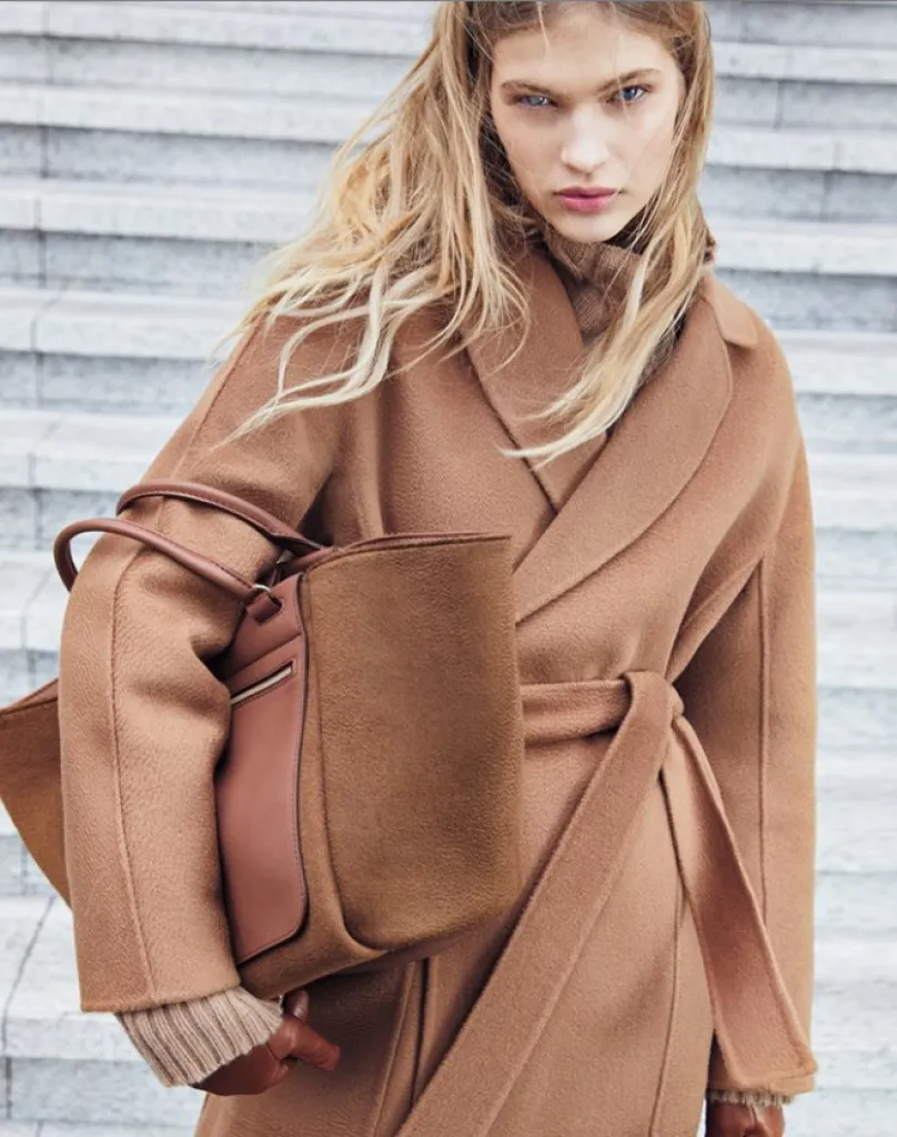 L'univers MaxMara un style intemporel pour une femme élégante et raffinée  qui aime la qualité artisanale.