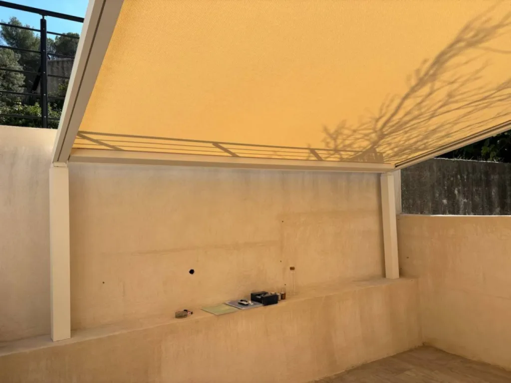 Pose d'une pergola Lapure dans le 13