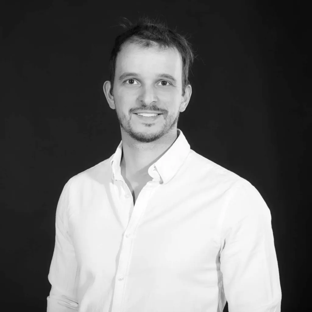 photographe à Lyon pour trombinoscope d'entreprise avec installation d'un studio photo mobile dans l'entreprise