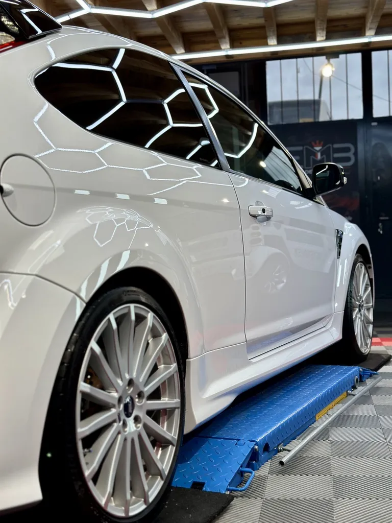 rénovation carrosserie lyon spécialiste du traitement céramique ouest lyonnais 