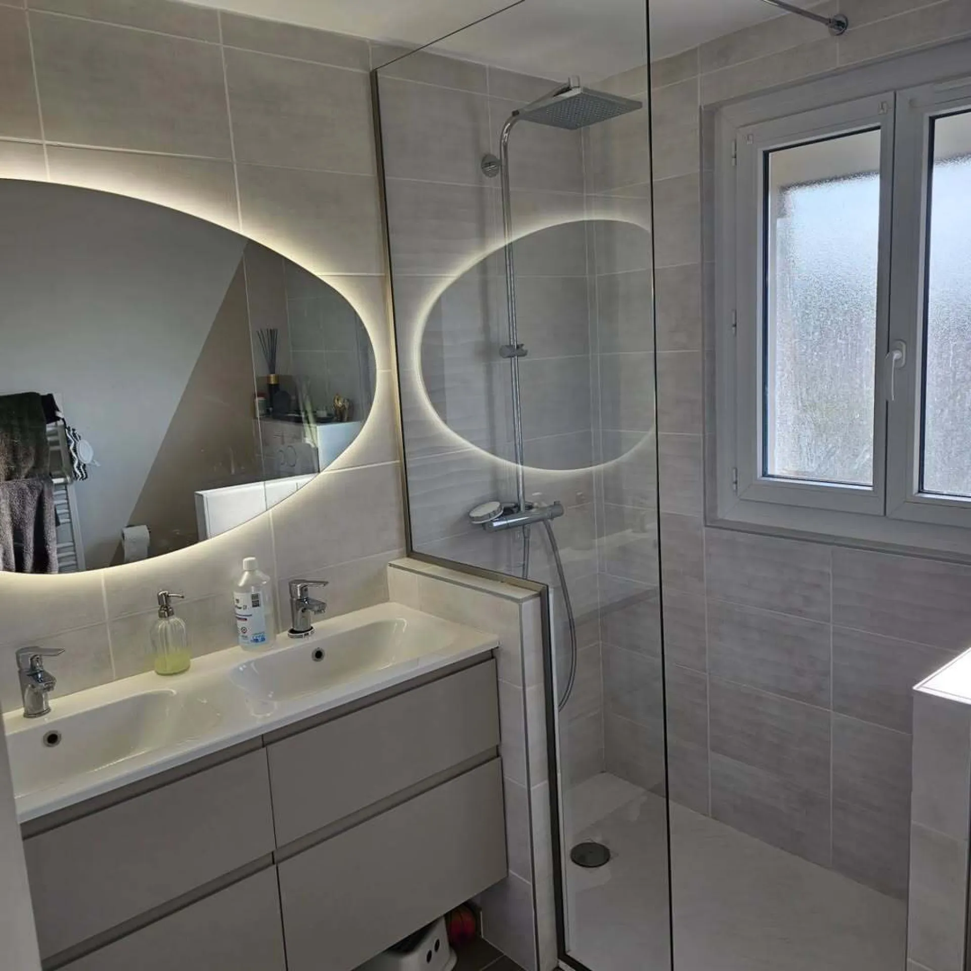 Menuiserie métallique & Alu et agencement de magasin sur Salon de Provence