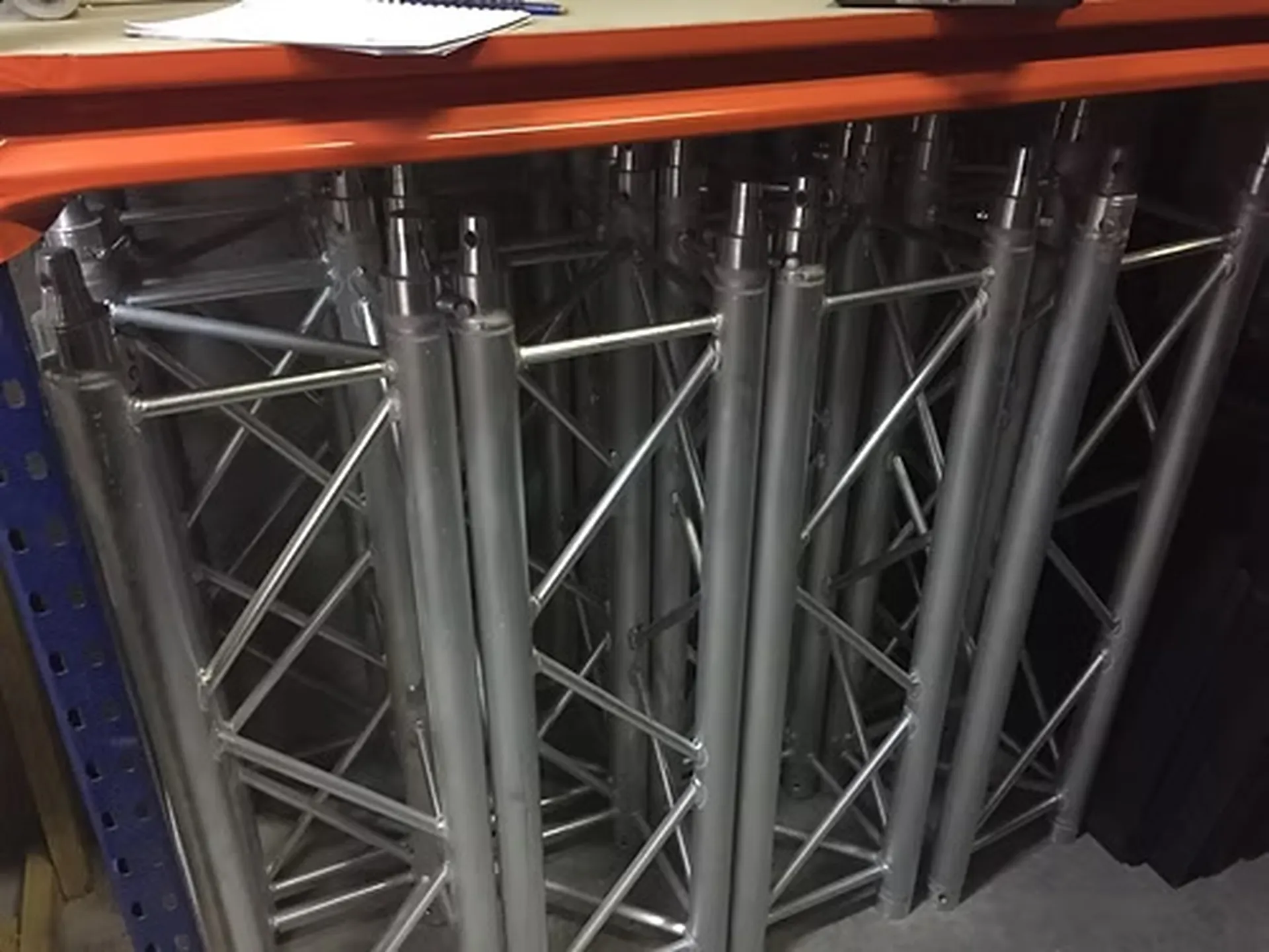 STRUCTURE ALU QUATRO1M