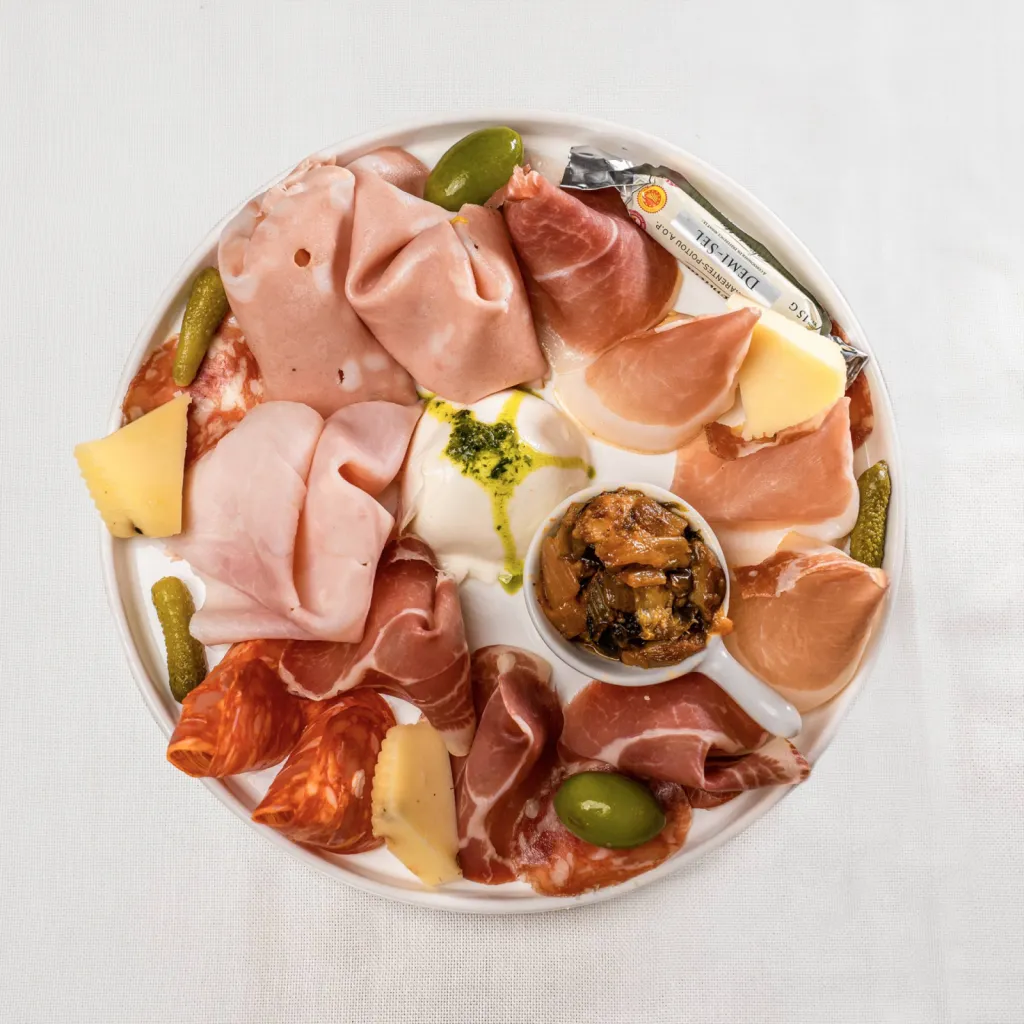 Entrées froides mozza charcuterie