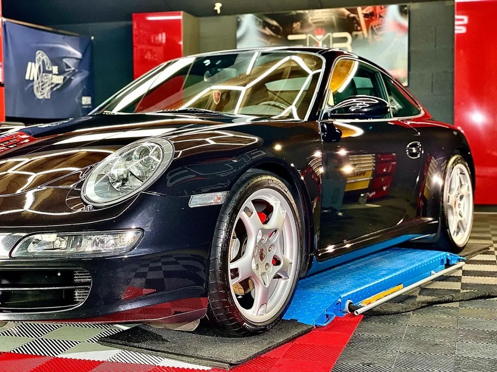 Rénovation carrosserie traitement céramique Lyon protection PPF Lyon Porsche 997