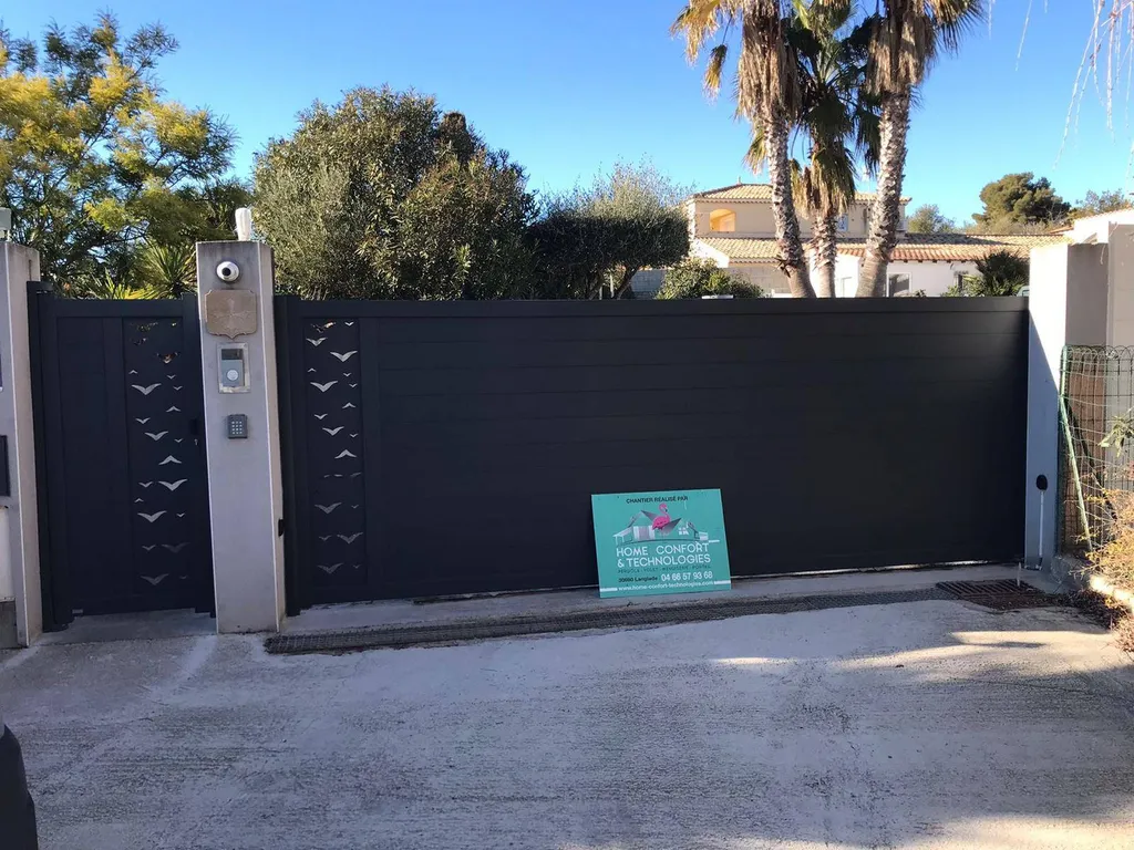 Installation d'un portail coulissant et d'un portillon près de Mèze à Balaruc dans l'Hérault