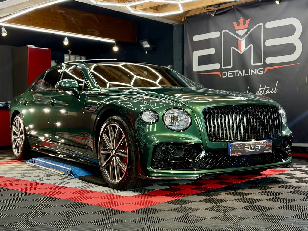 RÉNOVATION ESTHÉTIQUE ET TRAITEMENT CÉRAMIQUE GYEON INFINITE SUR BENTLEY FLYING SPUR PRÈS DE LYON PROCHE DE DARDILLY