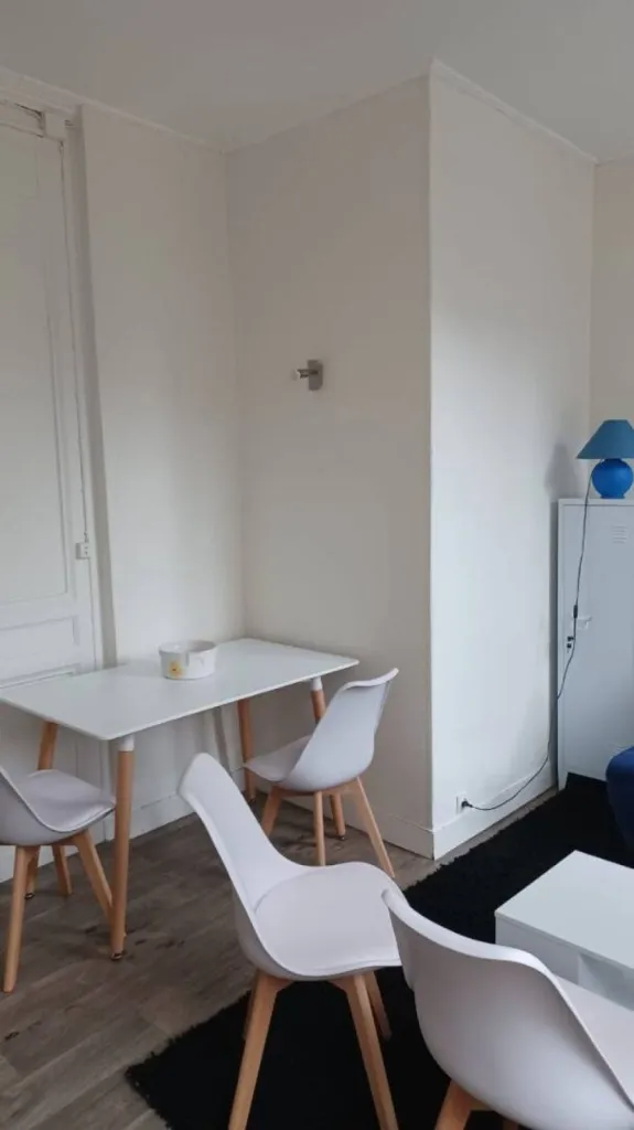 Appartement avec de belles hauteurs sous plafond