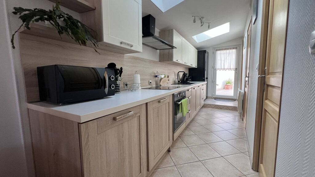 SOUS OFFRE Charmante maison avec extérieur – Plage et port à 5 min !