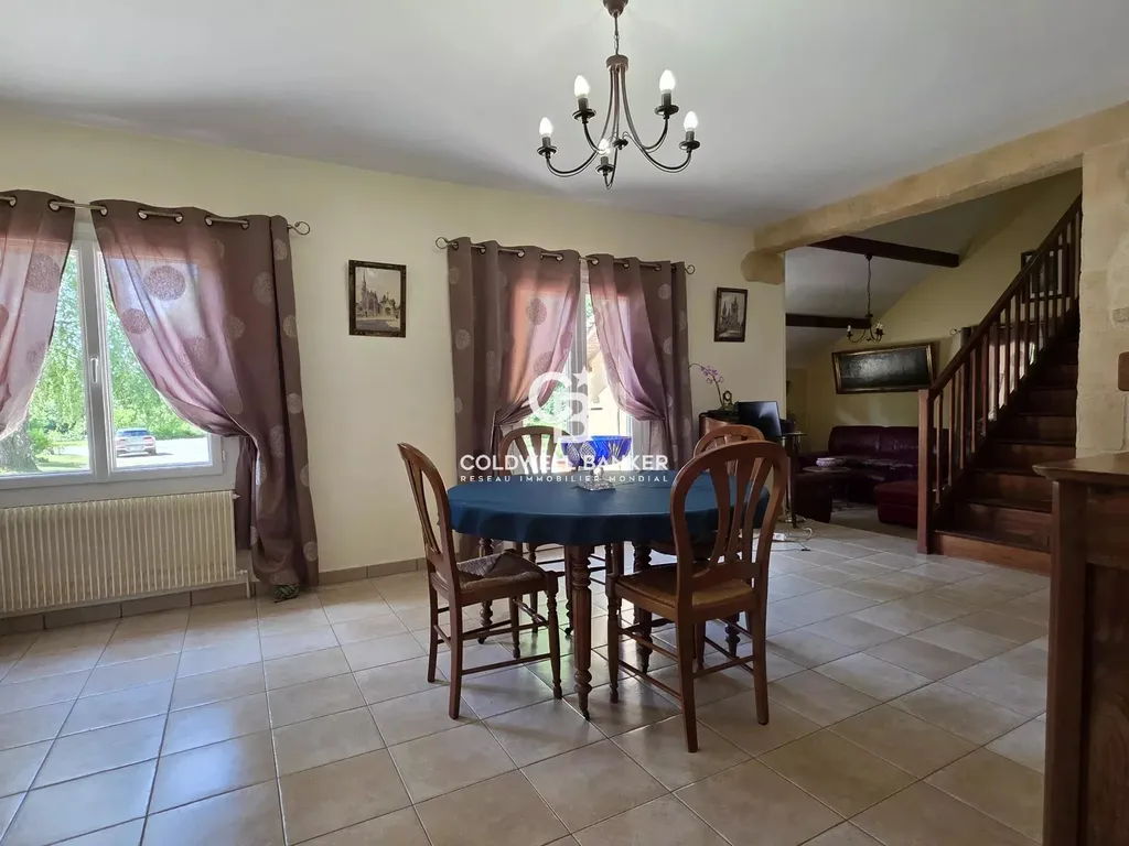 domaine de caractère avec étang et dépendances sur 2 hectares en Sarthe