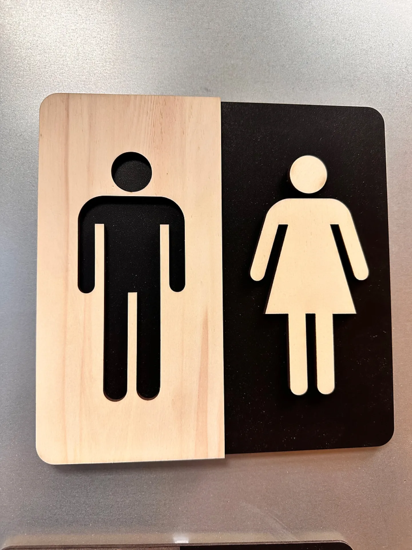 PANNEAU WC SUR PIED OU AIMANTE