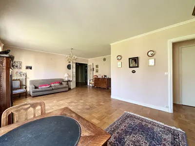 A vendre dans le quartier forêt de Saint Germain en Laye un appartement familial de 5 chambres de 174M²