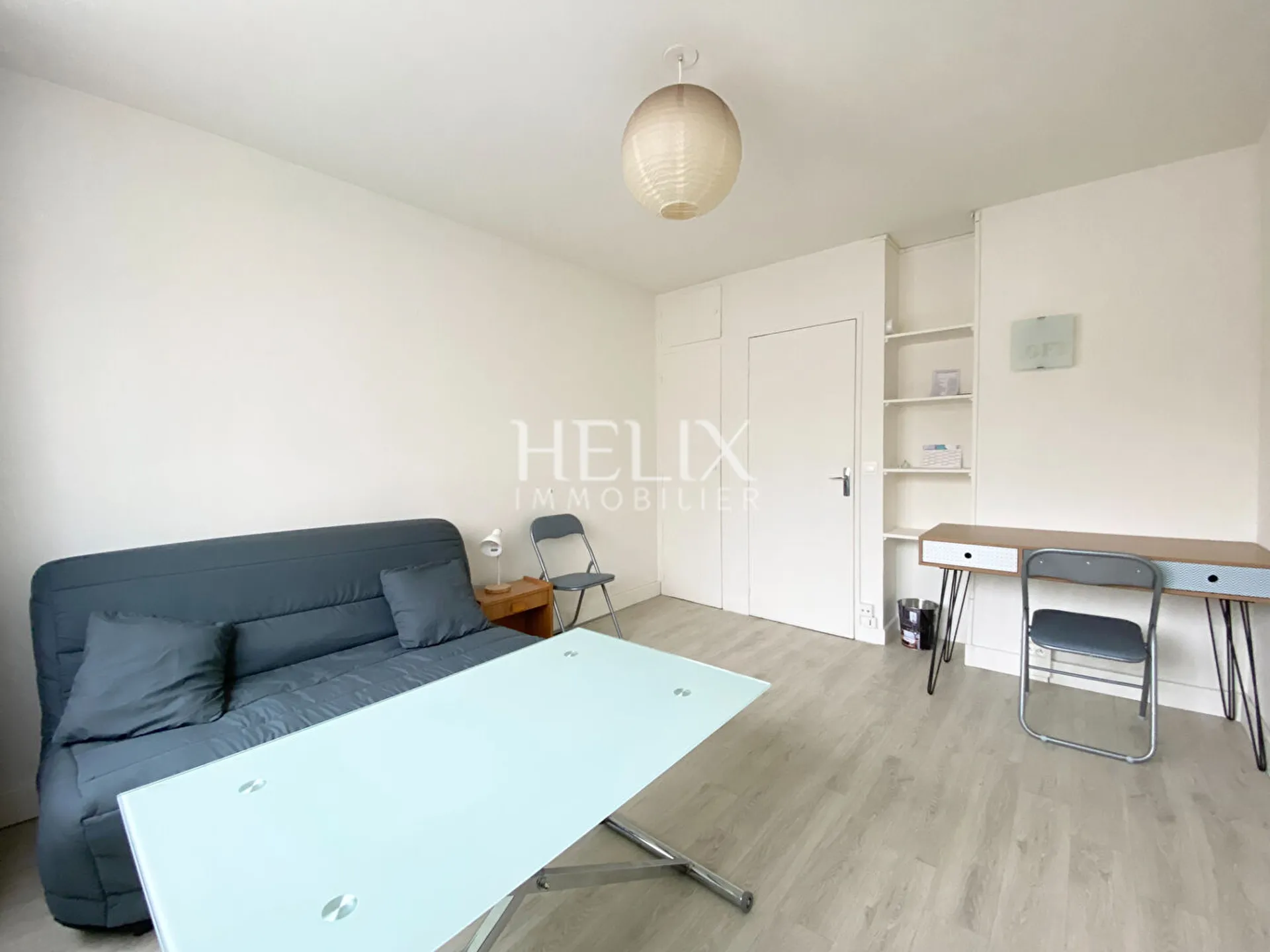 À Louer à Saint Germain-en-Laye, Studio Meublé de 20.26m², avec parking en sous -sol. Proche des écoles et de toutes commodités. 