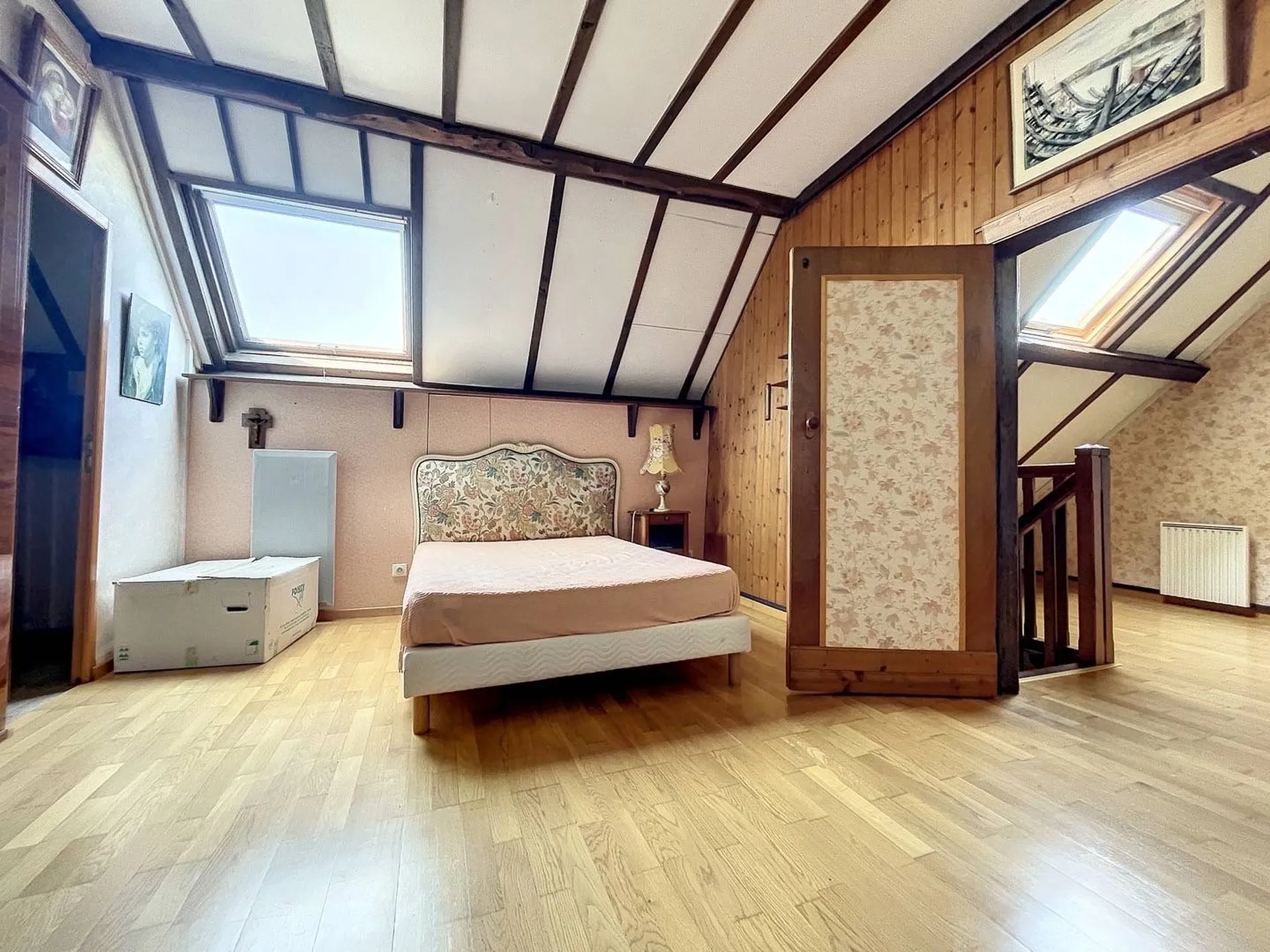 Maison de caractère d'environ 110m² sur son terrain d'environ 1000m² en Seine-Maritime, Normandie.