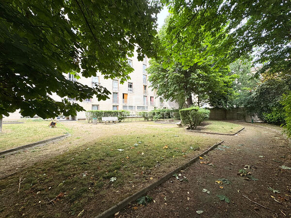 Bel appartement 2 pièces ascenseur cave parking Saint-Germain-en-Laye belles Prestations 