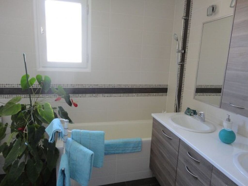 A vendre villa Carnoux en Provence quartier calme, avec garage