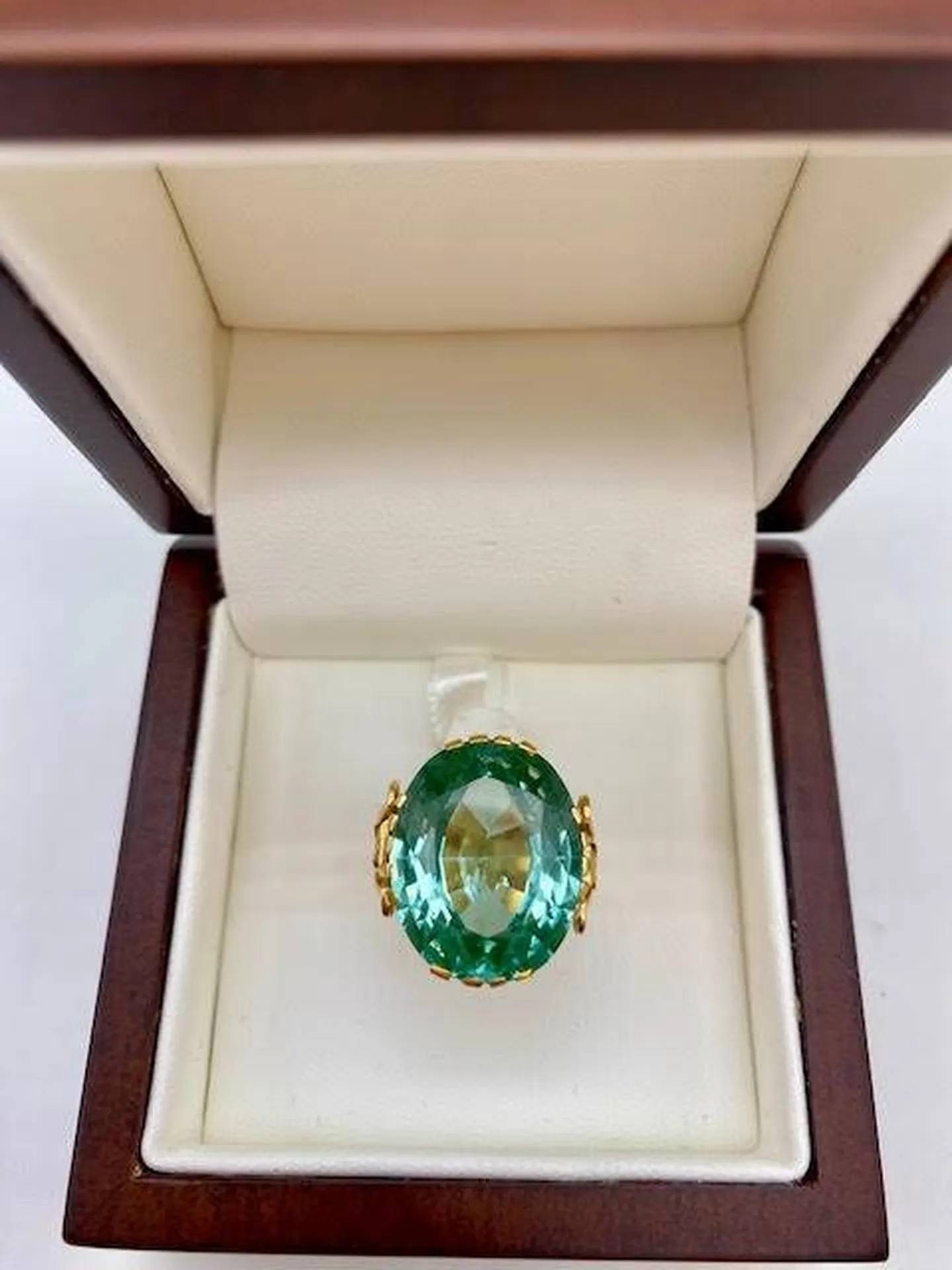 Héritage d'Époque : La Bague en Or 750/1000ème chez Bijouterie Or Ligne
