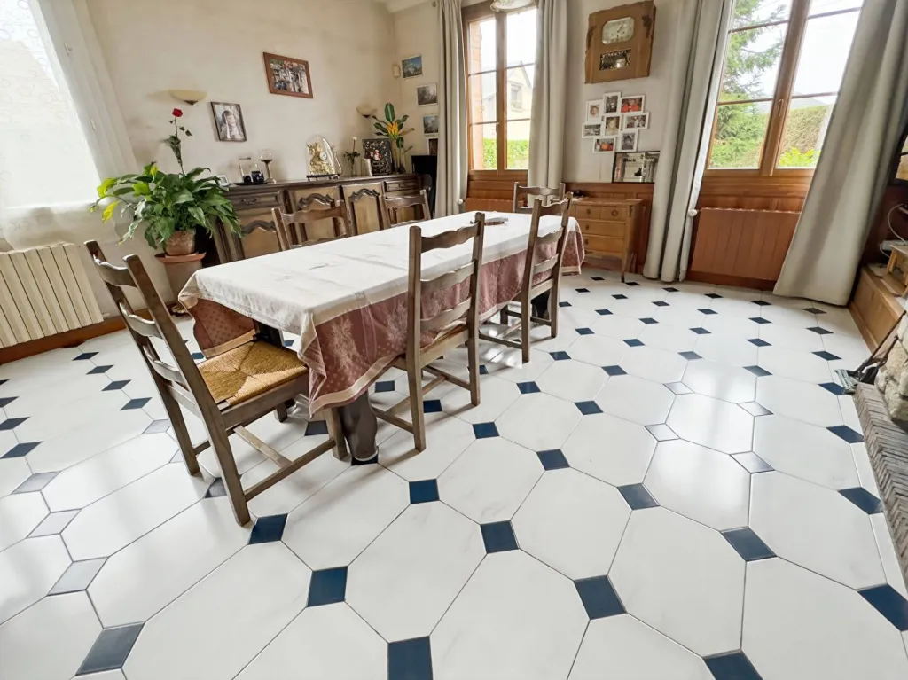 A vendre maison de 228 m² édifiée sur 1332 m² de terrain sur la commune de ST PIERRE LES ELBEUF 76320