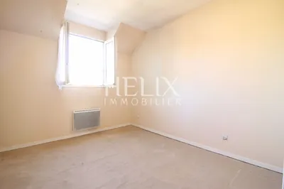 Maison Fourqueux 6 pièce et de 121 m2 sur terrain paysager et arboré de 430 m²