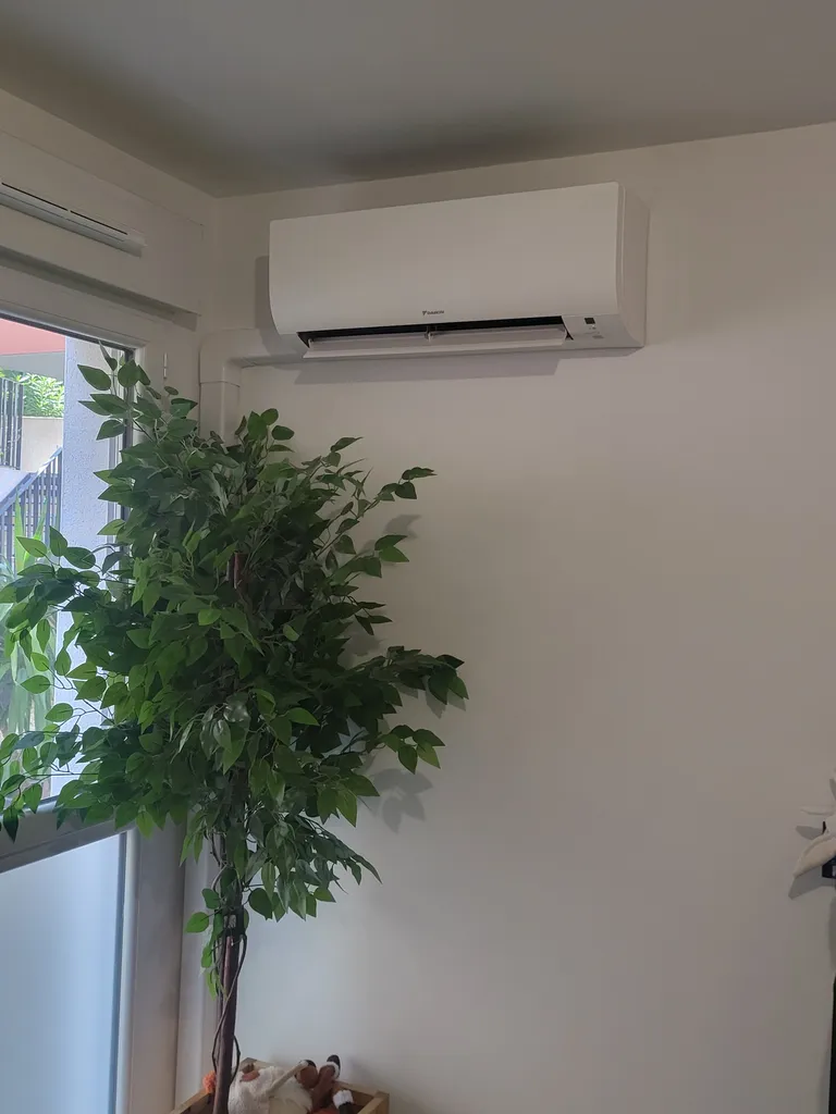 climatisation daikin comfora 