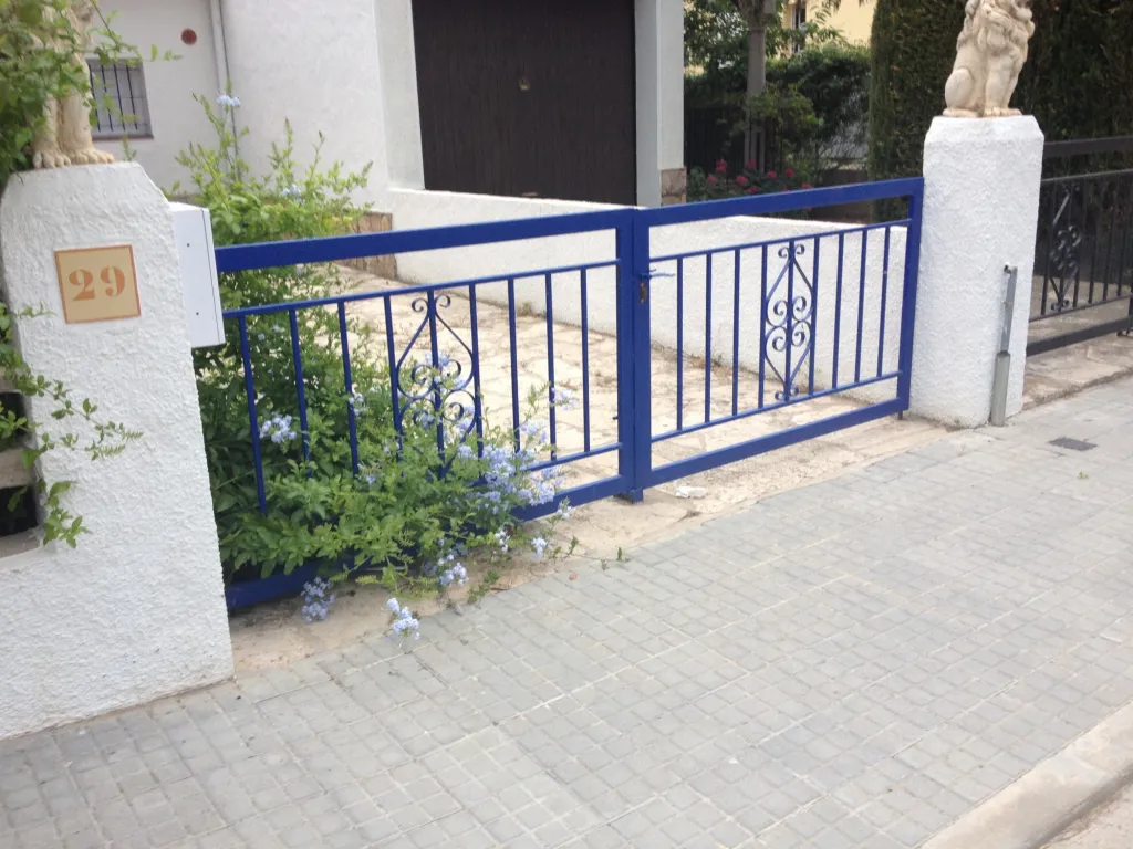 FABRICATION PORTAIL EN FER FORGE SUR MESURE MARTIGUES PACA