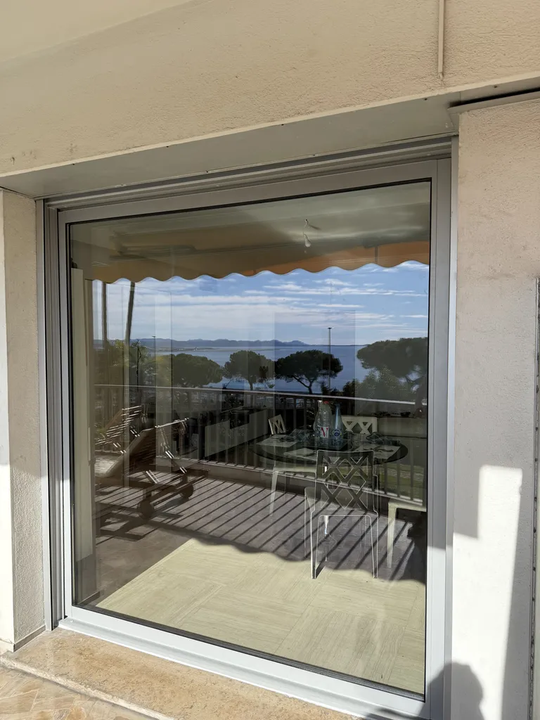 Fabrication sur mesure coulissant à galandage à Contes 06