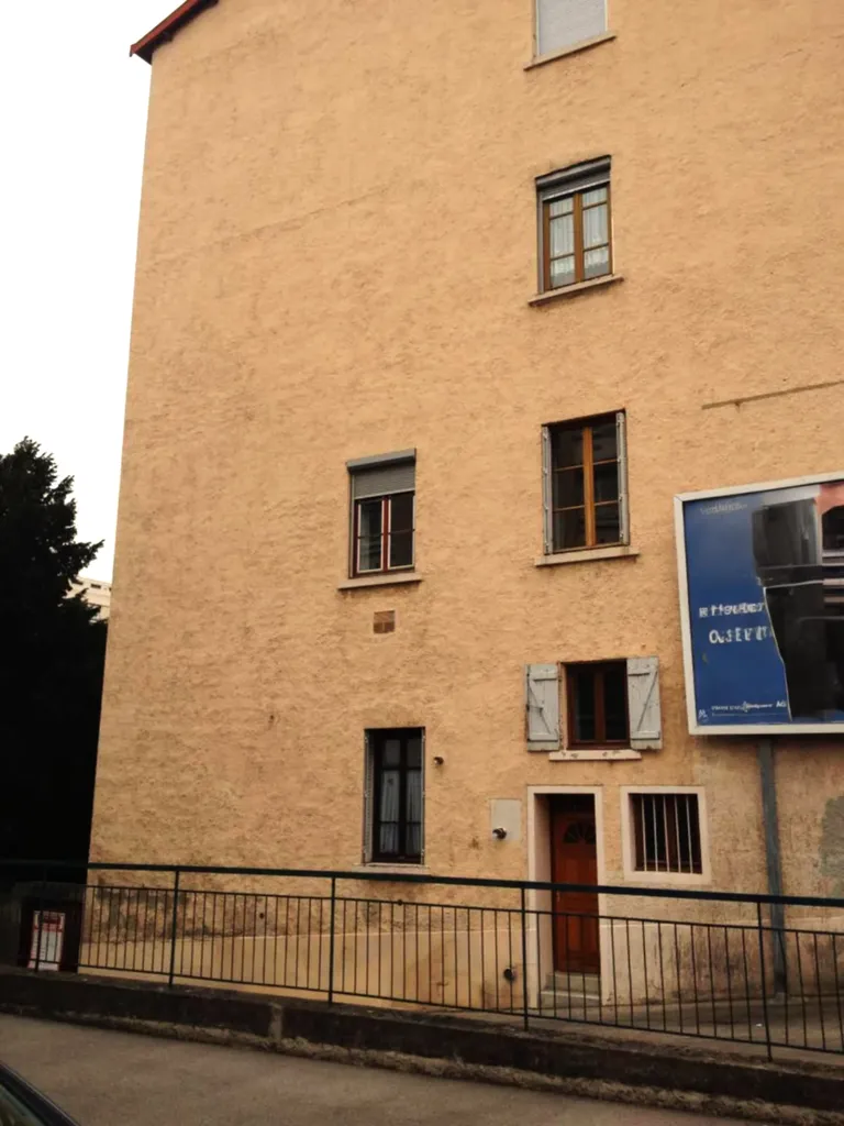 Mur porteur avant travaux de création de fenêtre dans un appartement à Lyon Croix-Rousse