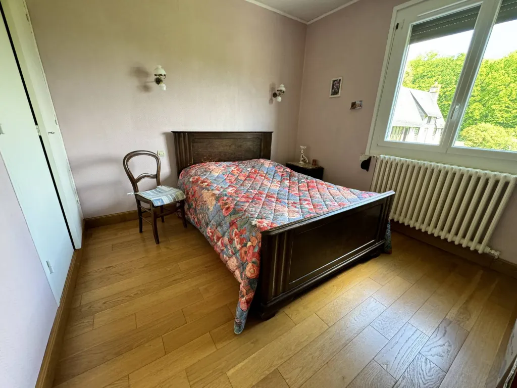 A acheter, maison de 140 m² édifiée sur 8150 m² de terrain sur la commune de la SAUSSAYE