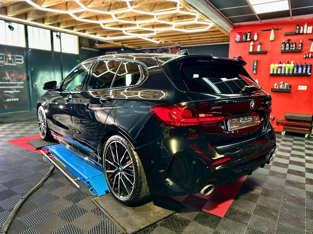 centre de DETAILING traitement céramique contre les micros rayures BMW 135 vaugneray 