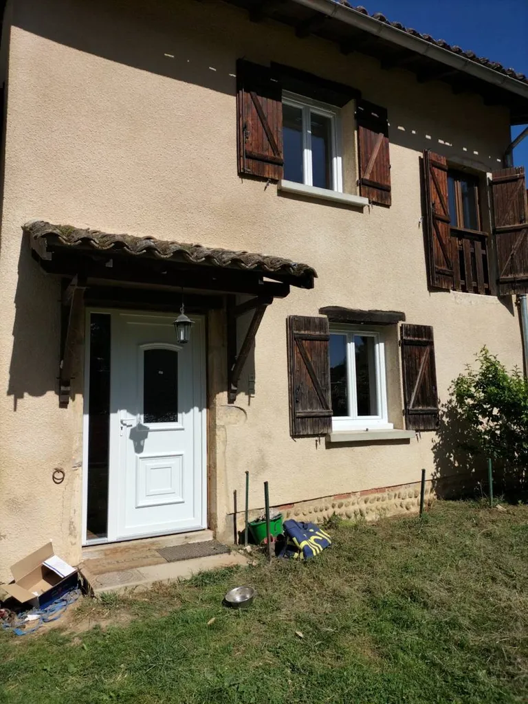 Pose de menuiseries dans une maison à Francheville 69340, proche de Tassin-la-Demi-Lune