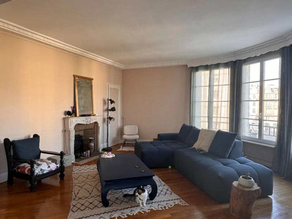 Situé au 2ème étage