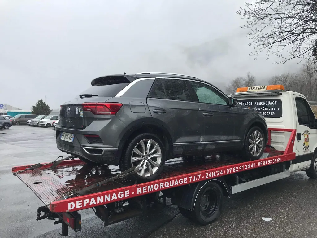 DÉPANNAGE ET REMORQUAGE DE CE VÉHICULE VOLKSWANGEN T-ROC DE LA SAVOIE VERS MARSEILLE