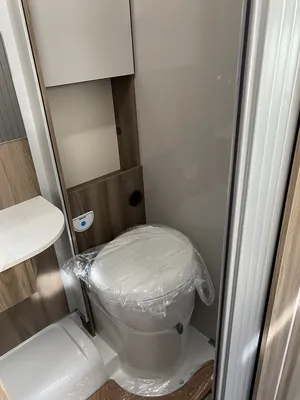 SALLE DE BAIN SPACIEUSE